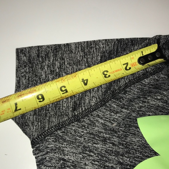 Little girls under armor shirt size youth medium❤️ - Picture 5 of 8